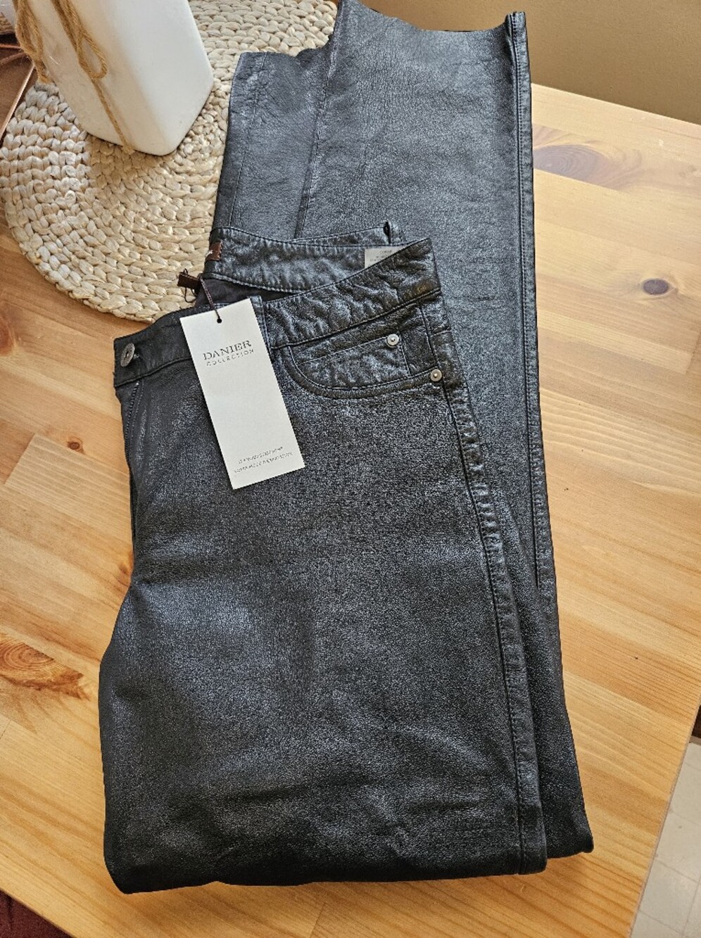 Women's Danier Leather Pants Size 10 NWT